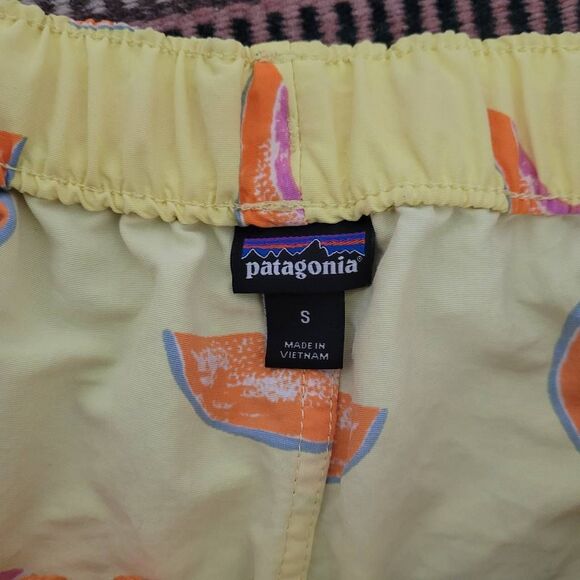 Patagonia Barely Baggies 2 1/2" Shorts Womens Small Yeolow Cantaloupe Nylon - Picture 4 of 9